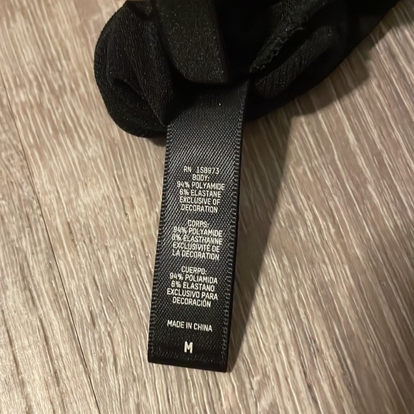 NWT Kim Kardashian SKIMS onyx sheer bra, medium - Picture 6 of 7